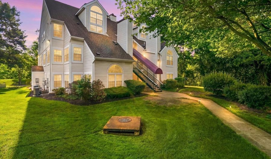 10531 BEACON RIDGE Dr #13-101, Bowie, MD 20721 - 2 Beds, 2 Bath