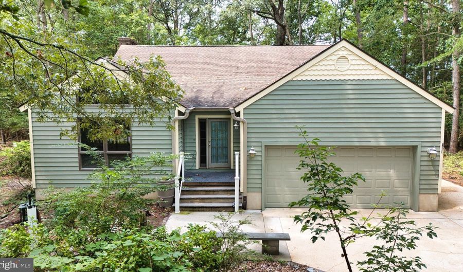 23735 WOODS Dr, Lewes, DE 19958 - 5 Beds, 3 Bath
