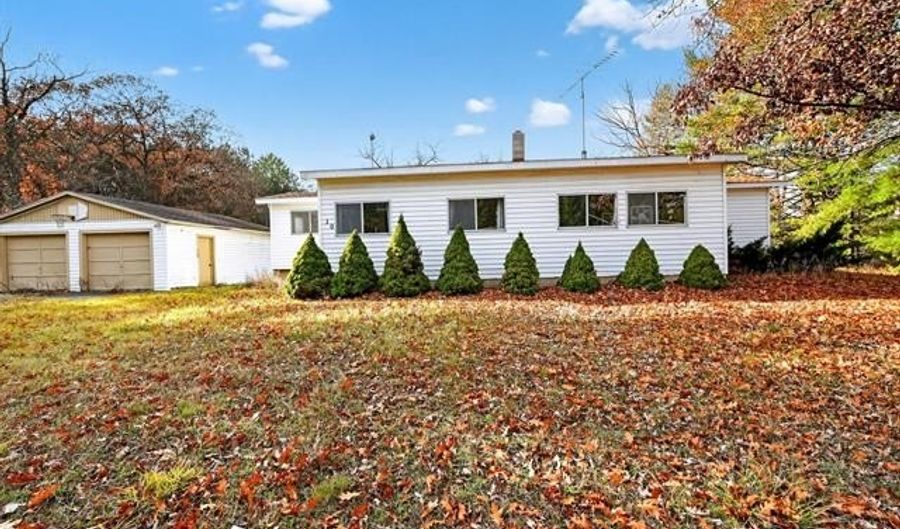 10 S Imperial Dr, Alabaster, MI 48763 - 3 Beds, 1 Bath