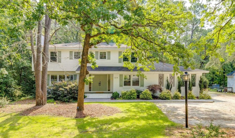 2214 Elkridge Dr, Camden, SC 29020 - 5 Beds, 3 Bath