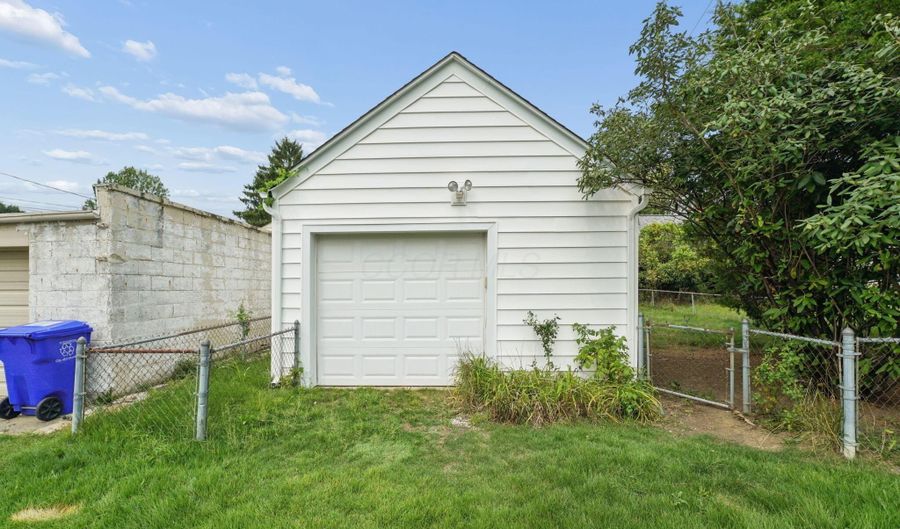 375 E Royal Forest Blvd, Columbus, OH 43214 - 3 Beds, 1 Bath