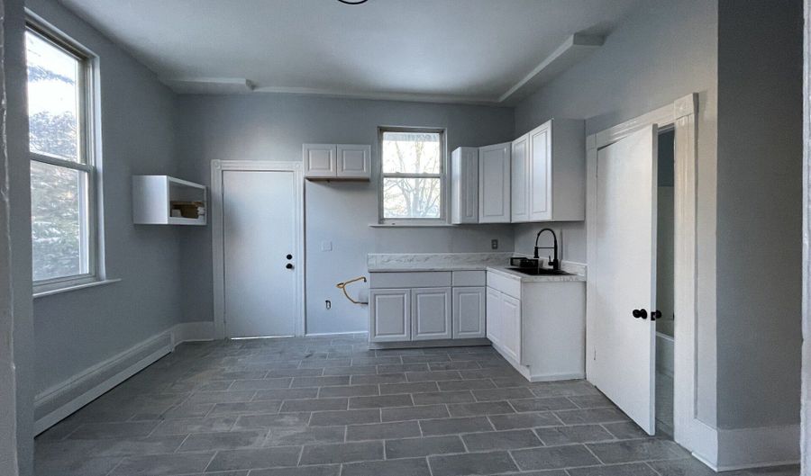 100 Putnam St, Bridgeport, CT 06608 - 8 Beds, 4 Bath