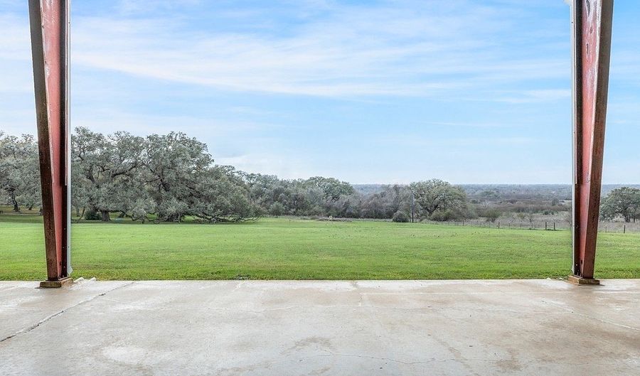 1115 County Road 307, Alleyton, TX 78935 - 7 Beds, 6 Bath