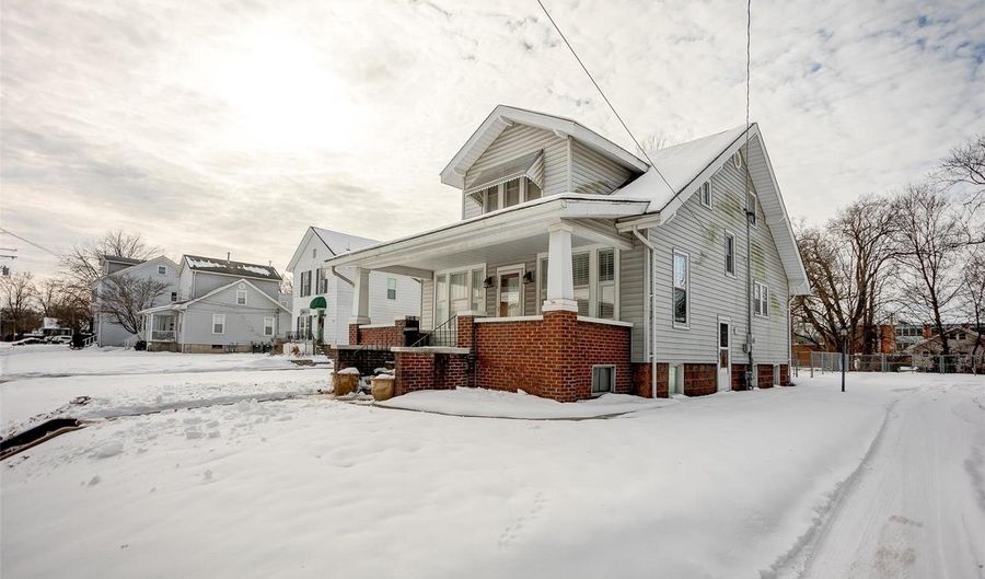 1620 Clawson St, Alton, IL 62002 - 3 Beds, 2 Bath