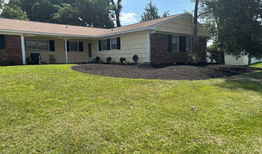 3705 CHAPEL FORGE Dr, Bowie, MD 20715 - 3 Beds, 2 Bath