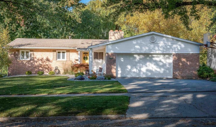 205 Westview Dr, Alma, MI 48801 - 4 Beds, 3 Bath