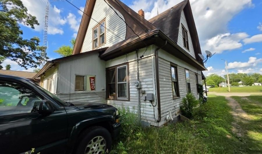 225 S Linden St, Adams, WI 53910 - 4 Beds, 2 Bath