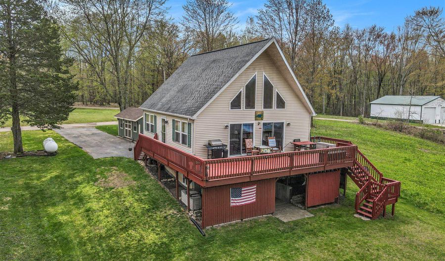 3133 Minkler Lake Rd, Allegan, MI 49010 - 3 Beds, 3 Bath