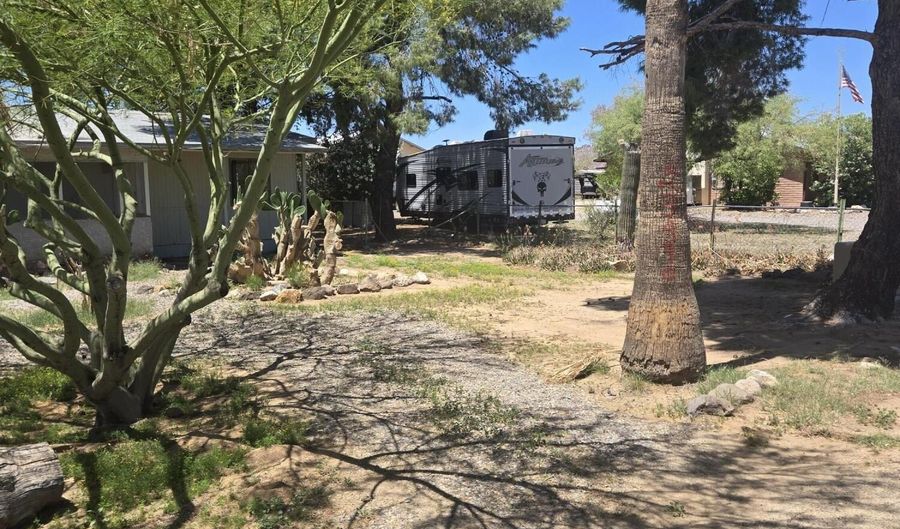 23990 W Coleman Dr, Congress, AZ 85332 - 3 Beds, 2 Bath