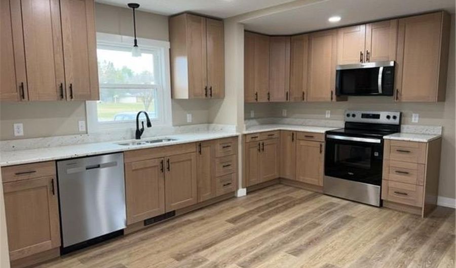 20 S Erie St, Aurora, MN 55705 - 3 Beds, 1 Bath