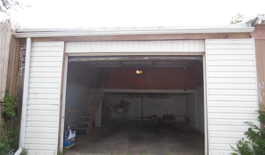 451 N 4th St, Allentown, PA 18102 - 5 Beds, 2 Bath