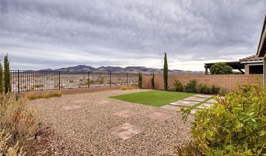 2698 FRABIELE St, Henderson, NV 89044 - 3 Beds, 2 Bath