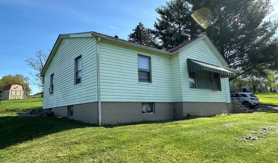 393 VIOLA Rd, Fairmont, WV 26554 - 3 Beds, 1 Bath