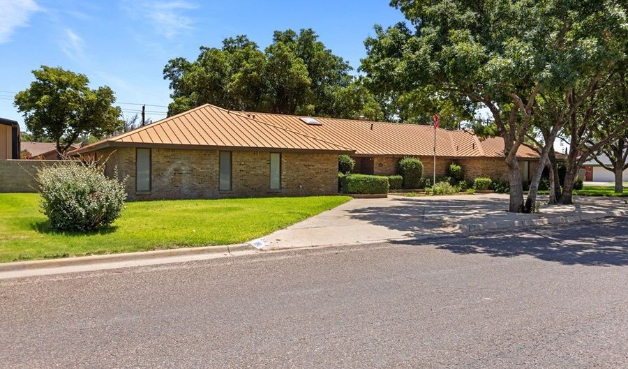 1300 NW 5th St, Andrews, TX 79714 - 4 Beds, 3 Bath