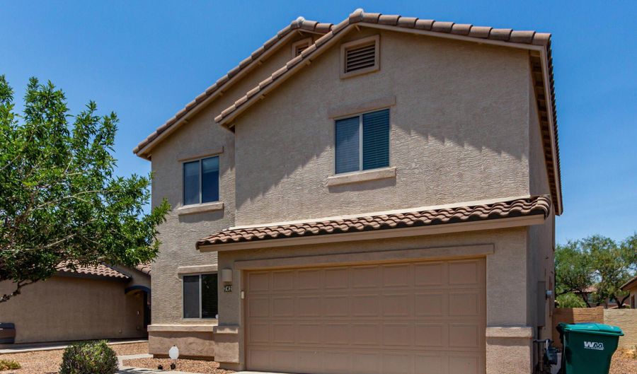 742 W Calle Ormino, Sahuarita, AZ 85629 - 3 Beds, 3 Bath