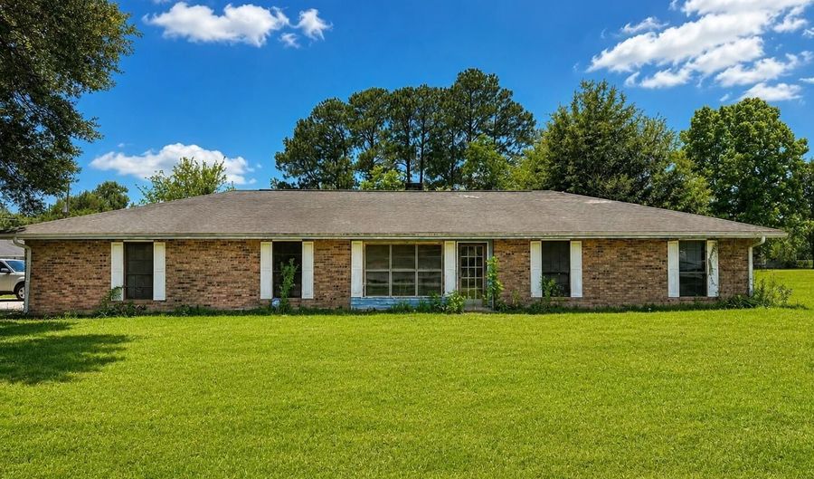 9705 Cotton Loop, Abbeville, LA 70510 - 3 Beds, 3 Bath