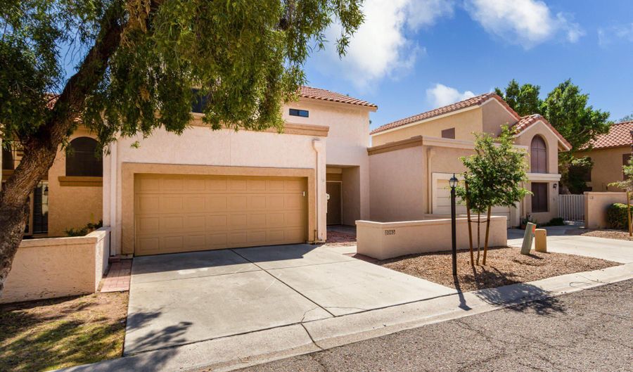 2085 N SUNSET Dr, Chandler, AZ 85225 - 3 Beds, 3 Bath