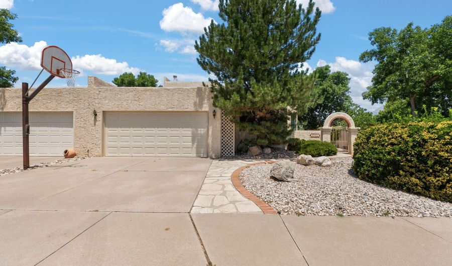 9555 BENT Rd NE, Albuquerque, NM 87109 - 3 Beds, 3 Bath