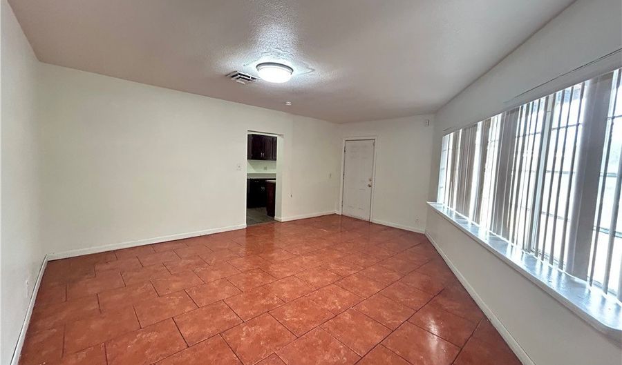 373 N Bruce St, Las Vegas, NV 89101 - 4 Beds, 2 Bath