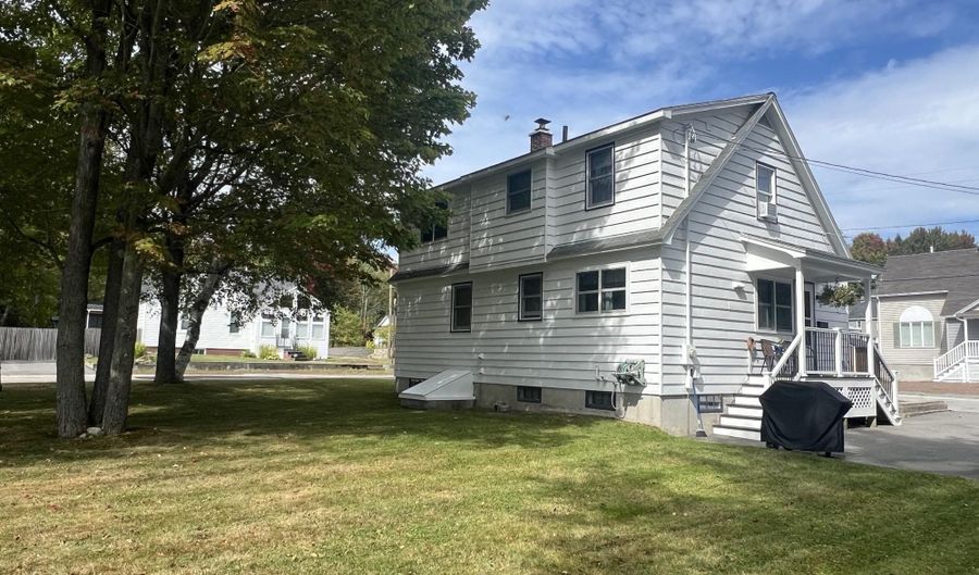 37 Pine Island Ave, Berlin, NH 03570 - 2 Beds, 2 Bath