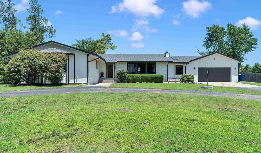 206 E Hamlin, Andover, KS 67002 - 3 Beds, 2 Bath