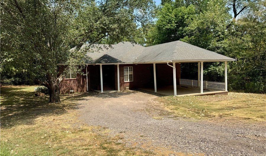 404 NW 17th St, Atkins, AR 72823 - 3 Beds, 2 Bath