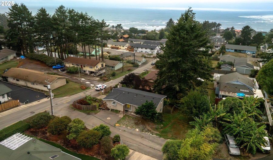 1214 Ransom Ave, Brookings, OR 97415 - 3 Beds, 2 Bath