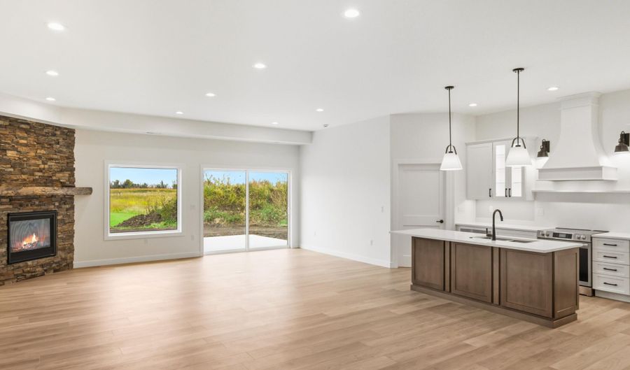 1534 Hannah Ln, Aberdeen, SD 57401 - 4 Beds, 2 Bath