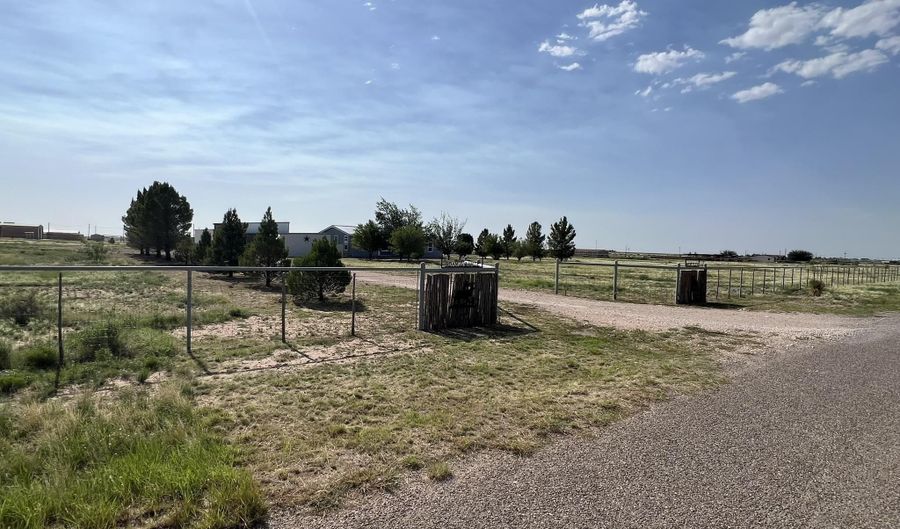 26 Wagon Wheel Rd, Artesia, NM 88210 - 3 Beds, 2 Bath