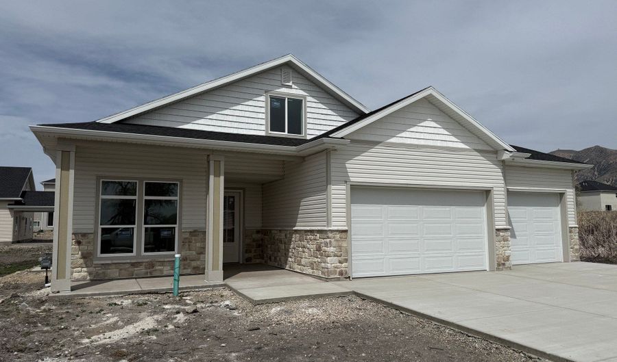 1090 W 500 S, Brigham City, UT 84302 - 4 Beds, 3 Bath
