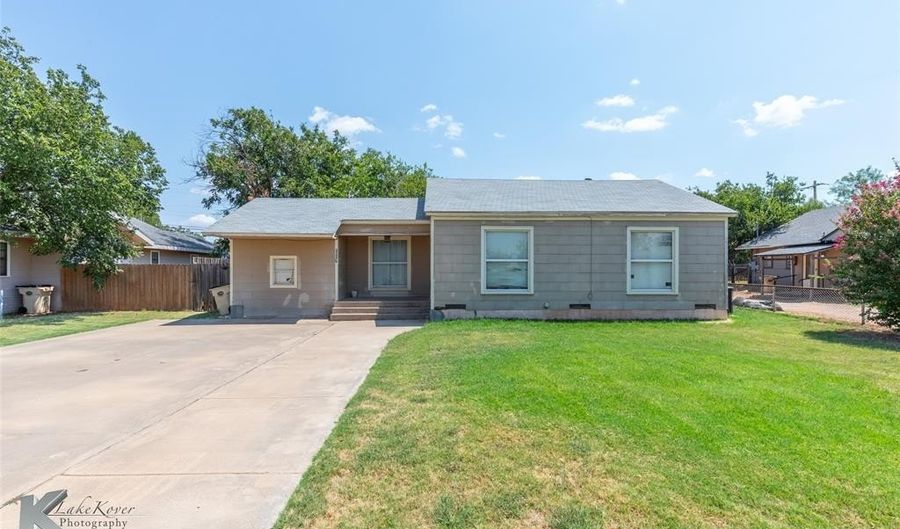 1507 Avenue M, Anson, TX 79501 - 2 Beds, 1 Bath