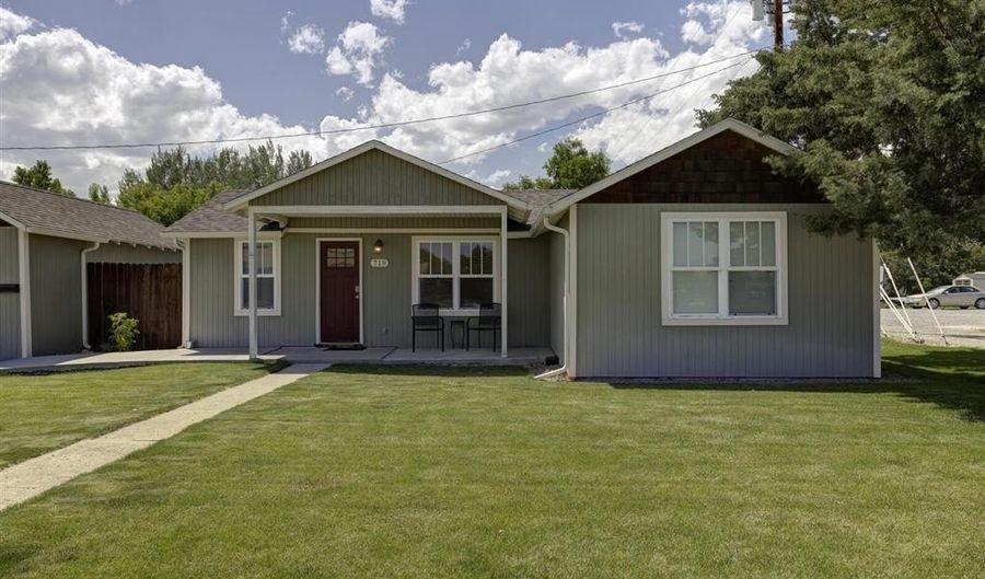 719 731 16th St, Cody, WY 82414 - 3 Beds, 2 Bath
