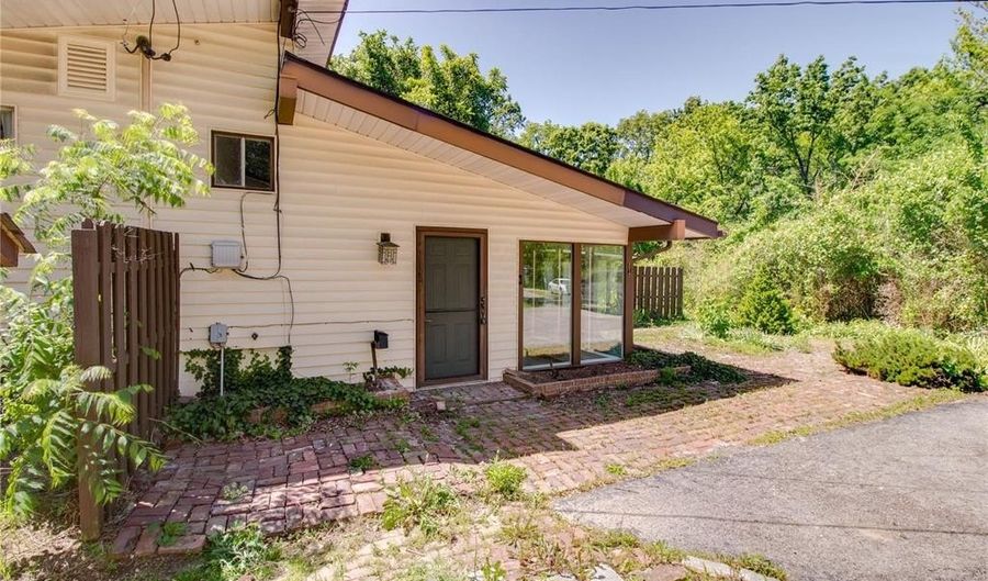 5014 Alicia Dr, Alton, IL 62002 - 3 Beds, 2 Bath
