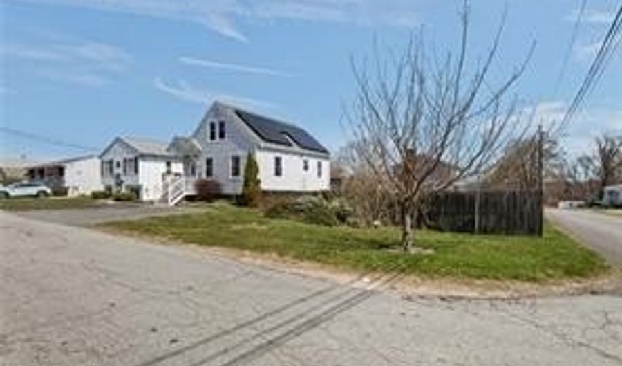 46 Irving St, North Providence, RI 02904 - 3 Beds, 2 Bath