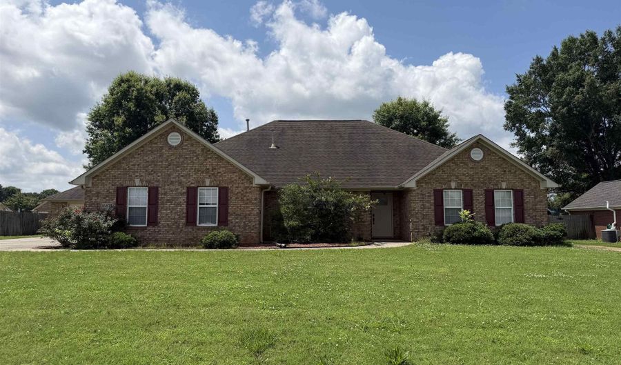 16874 Raspberry Ln, Athens, AL 35613 - 4 Beds, 3 Bath