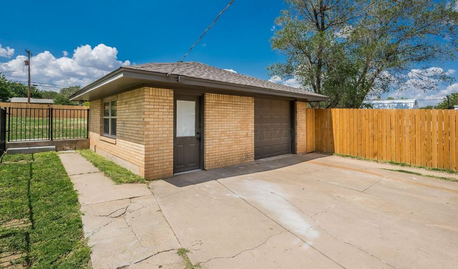123 N Beverly Dr, Amarillo, TX 79106 - 3 Beds, 2 Bath