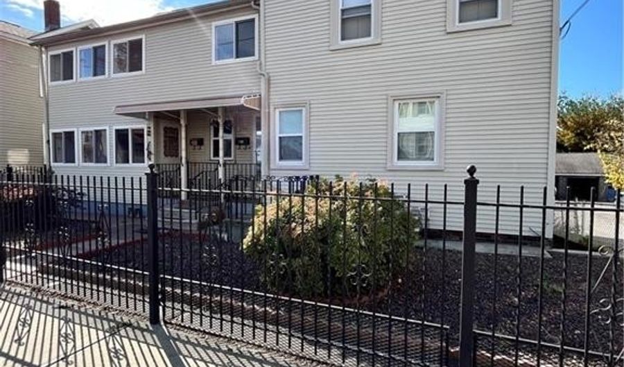 224 Washington St, Central Falls, RI 02863 - 6 Beds, 3 Bath