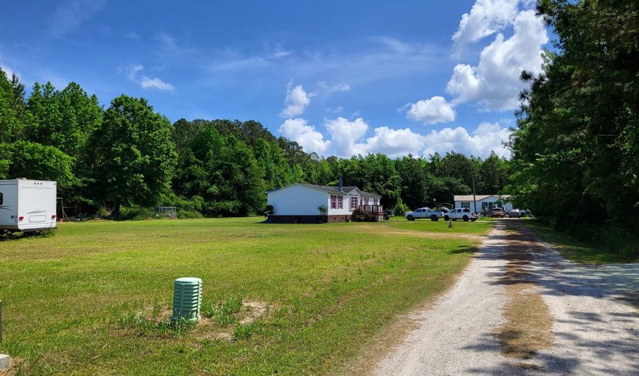 241 Hickory Ln, Aurora, NC 27806 - 4 Beds, 2 Bath