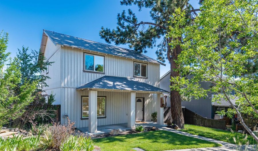 20000 Sorrento Pl, Bend, OR 97702 - 3 Beds, 3 Bath