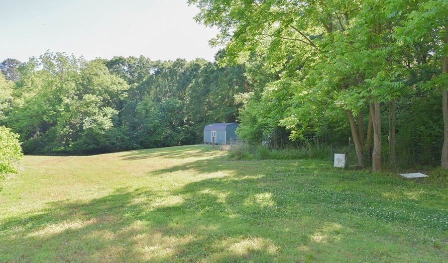 1009 Main St N, Abbeville, SC 29620 - 3 Beds, 2 Bath