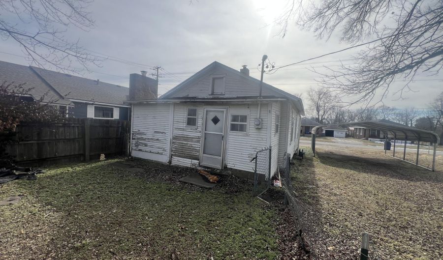 132 W 5th St, Baxter Springs, KS 66713 - 2 Beds, 1 Bath