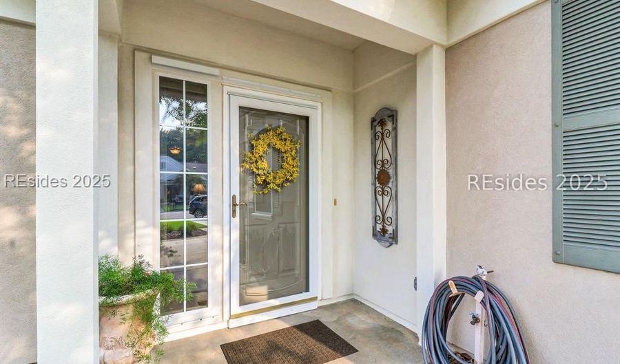 9 Pinyon Dr, Bluffton, SC 29909 - 2 Beds, 2 Bath