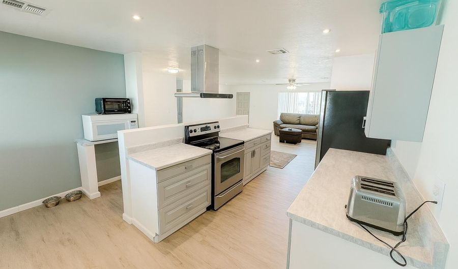 610 E ESTEVAN Ave, Apache Junction, AZ 85119 - 3 Beds, 2 Bath