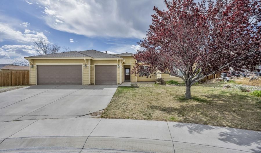 215 Red Wing Dr, Dayton, NV 89403 - 3 Beds, 2 Bath