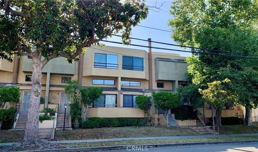 1701 Cedar St #5, Alhambra, CA 91801 - 3 Beds, 3 Bath