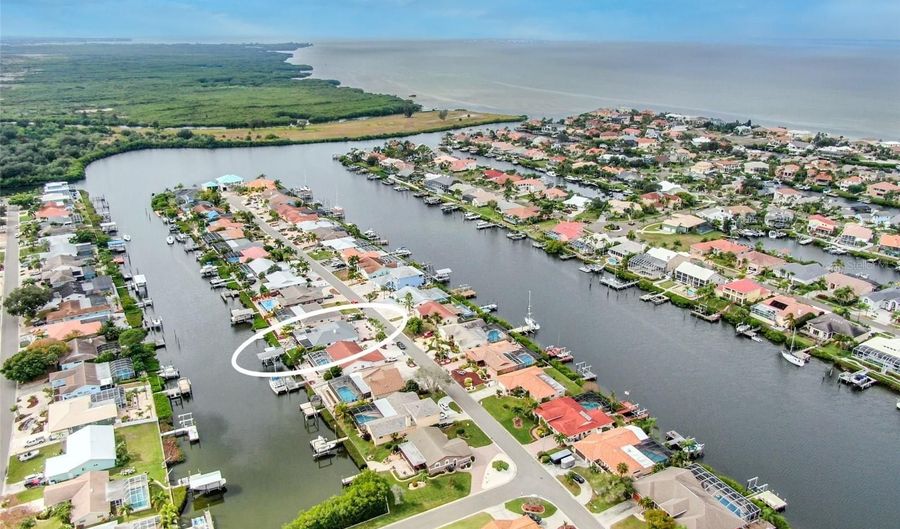 910 CHIPAWAY Dr, Apollo Beach, FL 33572 - 3 Beds, 2 Bath