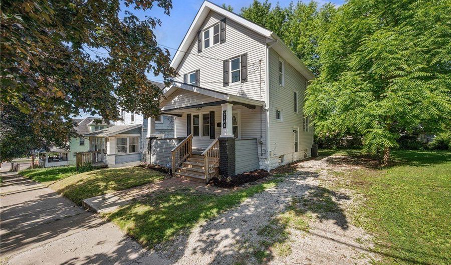 2164 11th St SW, Akron, OH 44314 - 4 Beds, 2 Bath