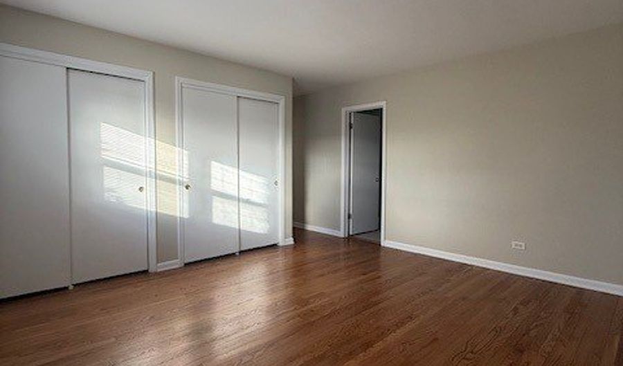 527 W Eastman St 1C, Arlington Heights, IL 60005 - 3 Beds, 2 Bath