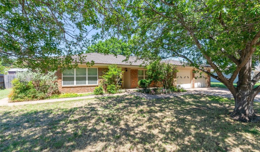 4334 Caprock Rd, Abilene, TX 79606 - 4 Beds, 2 Bath