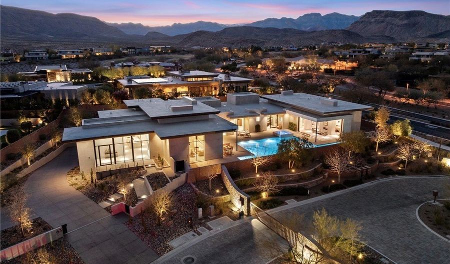 63 Midnight Sky Dr, Las Vegas, NV 89135 - 6 Beds, 8 Bath